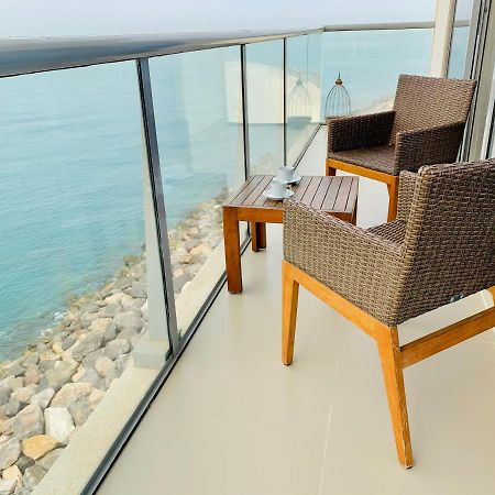 Luxurious 2 Bedroom Beachfront Apartment - Direct Seaview Рас-ель-Хайма Екстер'єр фото